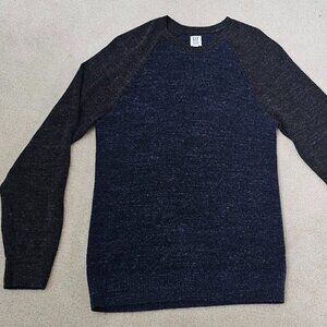Men's Gap sweater Medium size